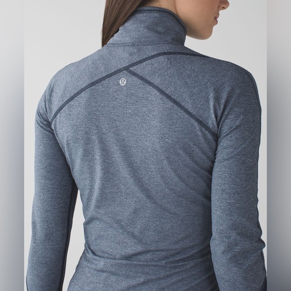 Lululemon Kriss Cross 1/2 Zip - Picture 4 of 15